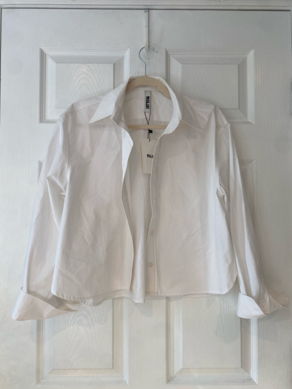 MagJay (Korean Brand) White Button-Up Shirt with Collar